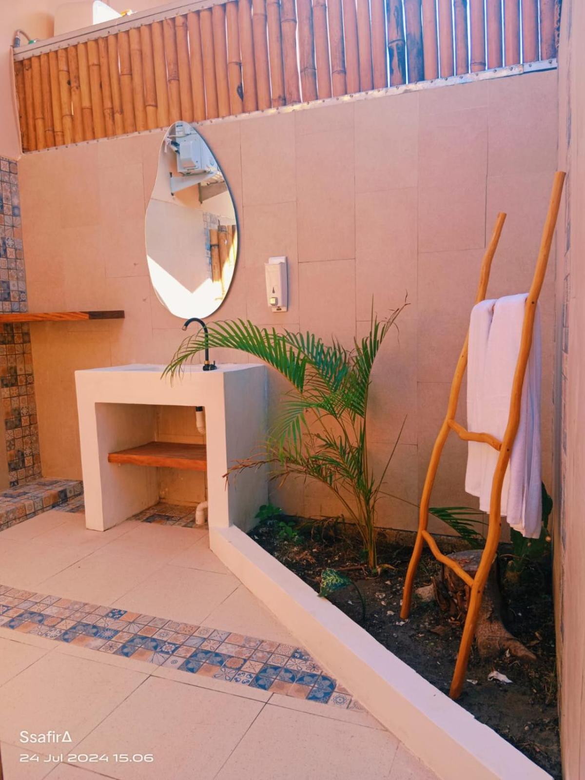 Living Trawangan Hotel Gili Trawangan Exterior foto
